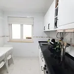 Caldas Da Rainha's & White Apartament *