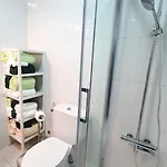 Apartament Caldas Da Rainha's & White *