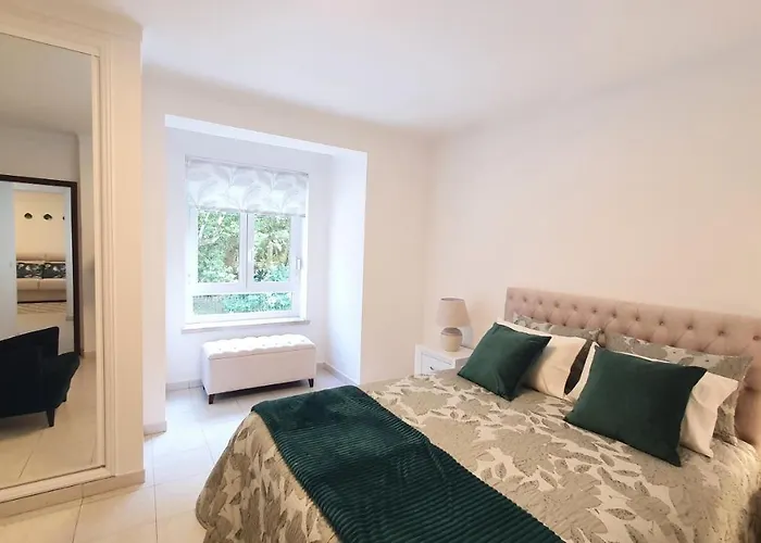 Caldas Da Rainha's & White * 칼다스하이냐