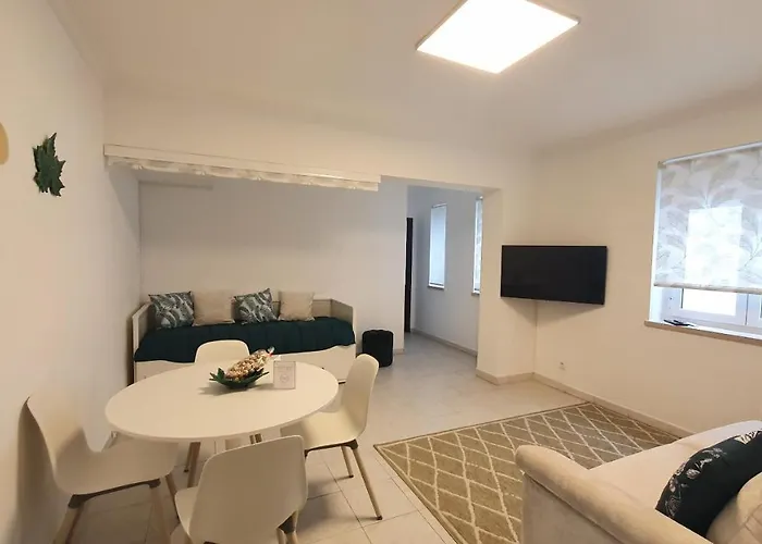 Caldas Da Rainha's & White * 칼다스하이냐